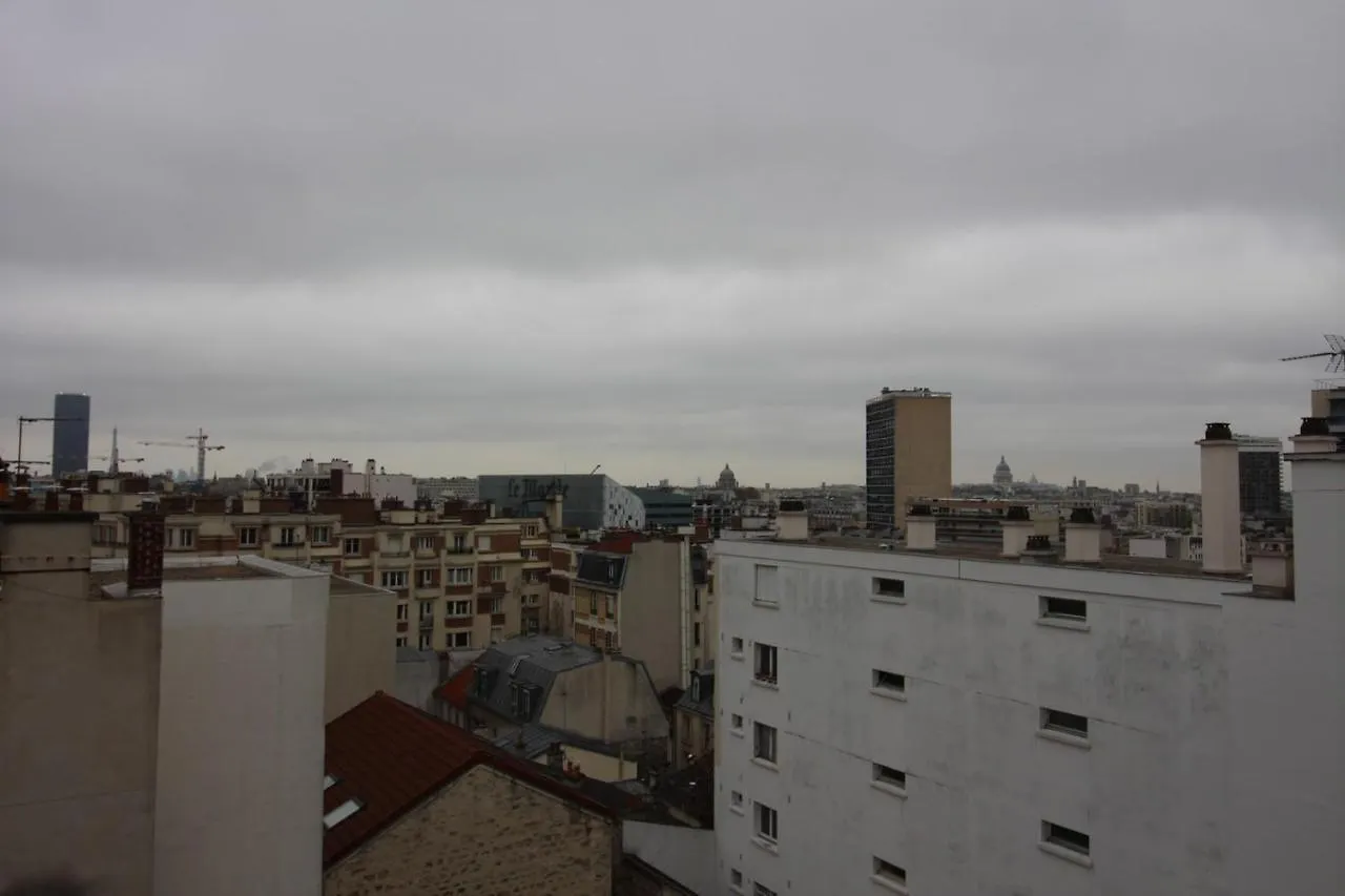 213367 - 6 Personnes A Paris