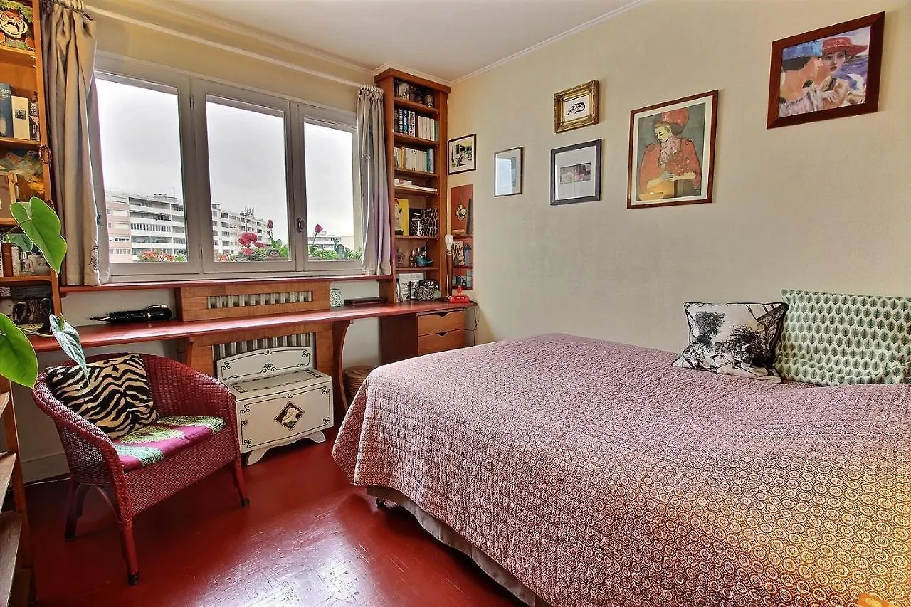 213367 - 6 Personnes A Paris